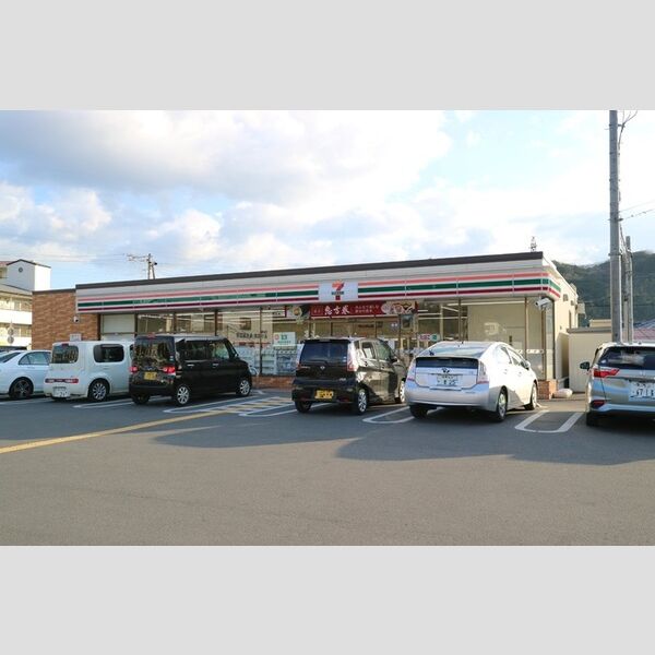 現地周辺 (セブンイレブン下加茂店(399m))