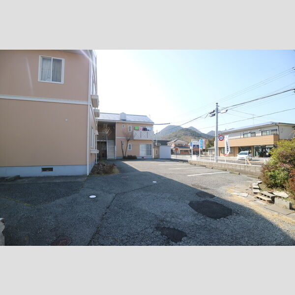 駐車場 (駐車場)