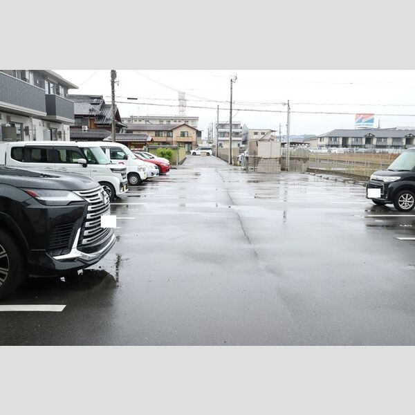 駐車場 (駐車場)