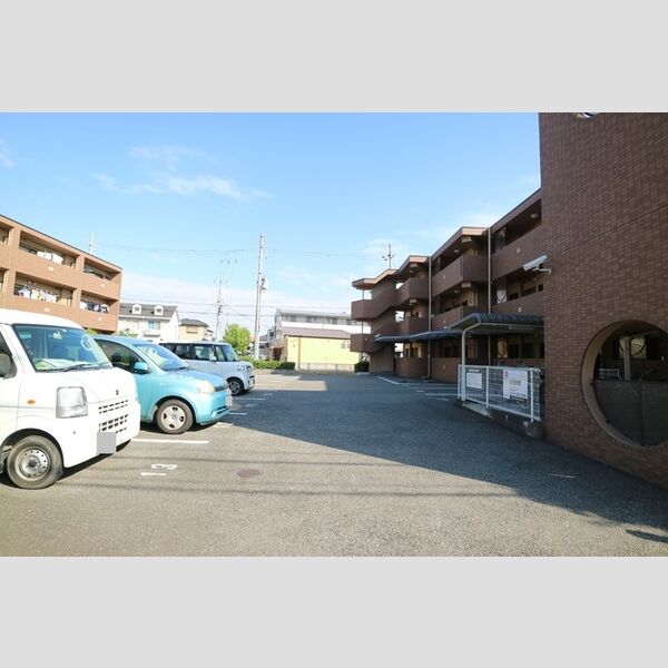 駐車場 (駐車場)