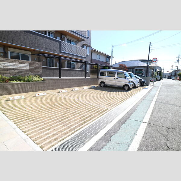 駐車場 (駐車場)