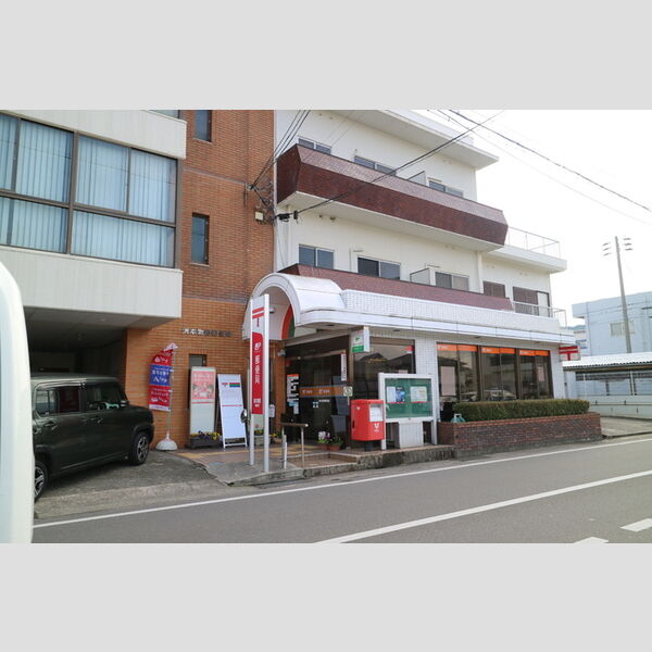 現地周辺 (洲本物部郵便局(261m))