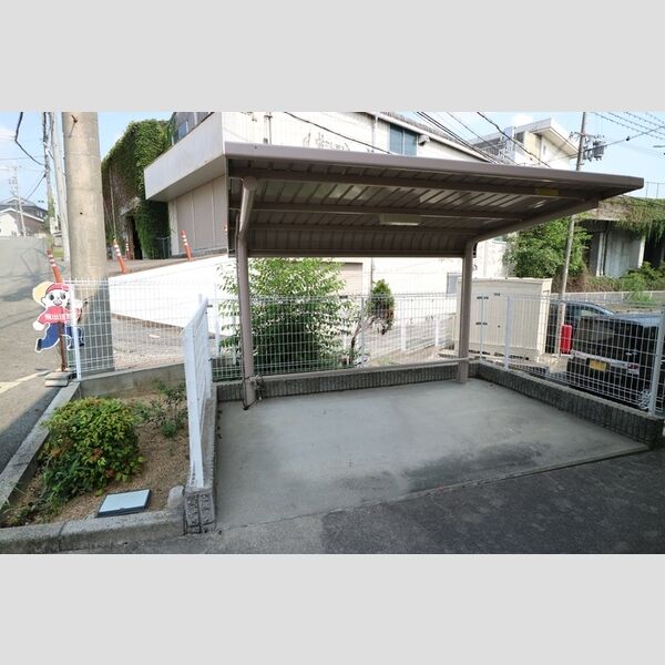 現地周辺 (駐輪場)