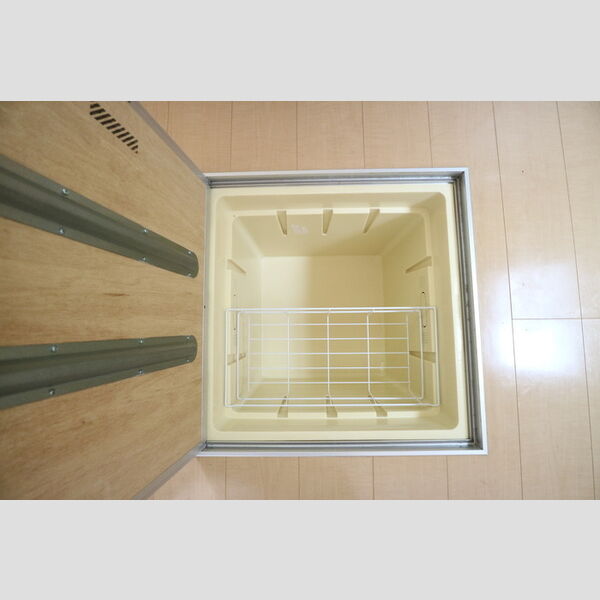 その他 (床下収納)