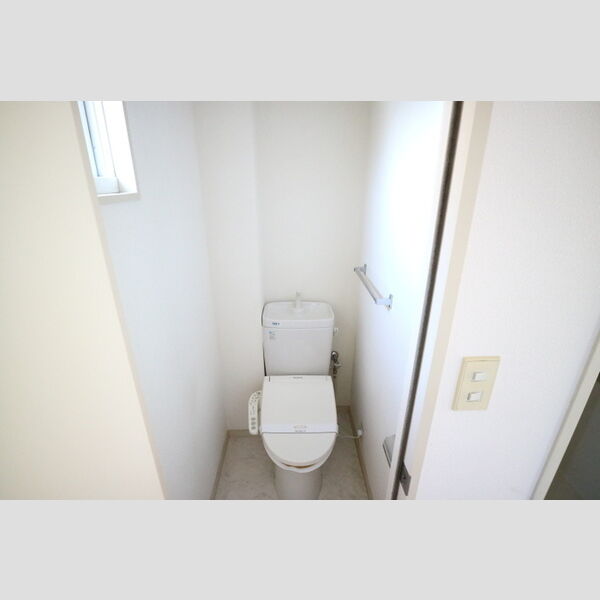 トイレ (温水洗浄暖房便座)