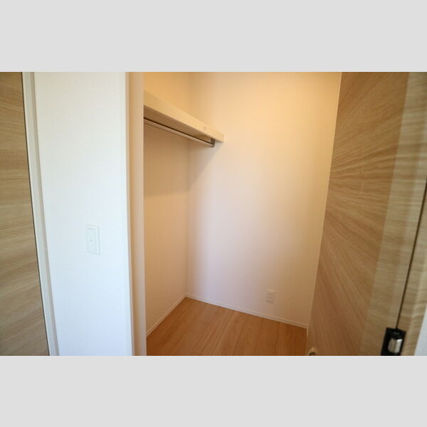 収納 (ウォークインクローゼット)