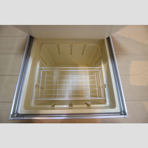 収納 (床下収納)