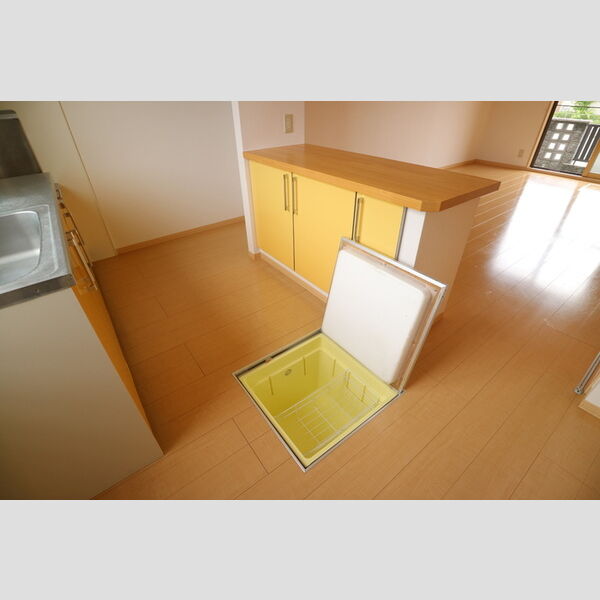 その他 (床下収納)