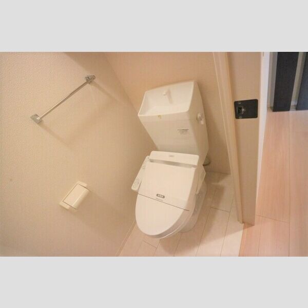 トイレ (温水洗浄暖房便座)