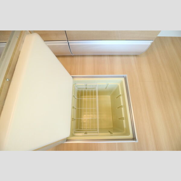 その他 (床下収納)