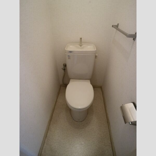 トイレ (トイレ)