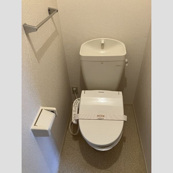 トイレ (温水洗浄暖房便座)