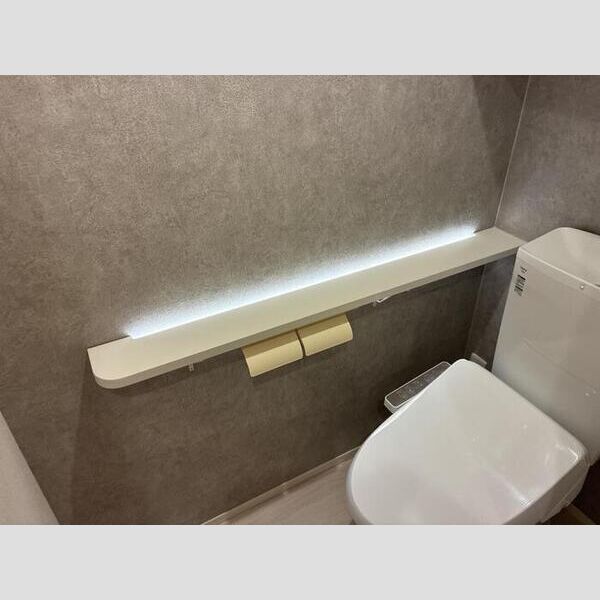 トイレ (トイレ)