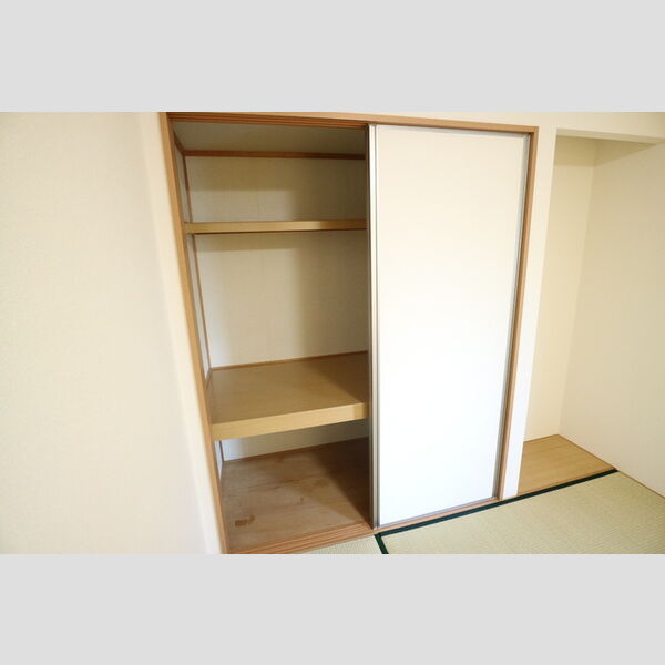 その他 (押入れ収納)