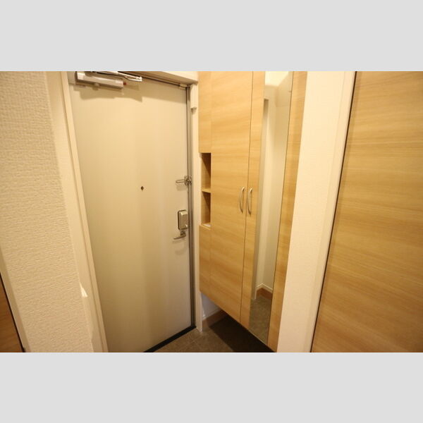 玄関 (玄関)