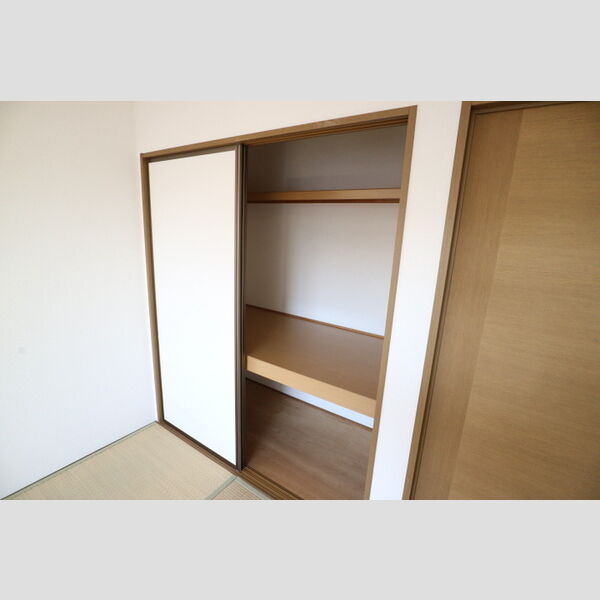 その他 (6帖和室押入)