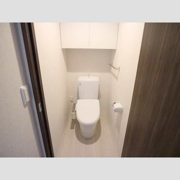 トイレ (温水洗浄暖房便座)