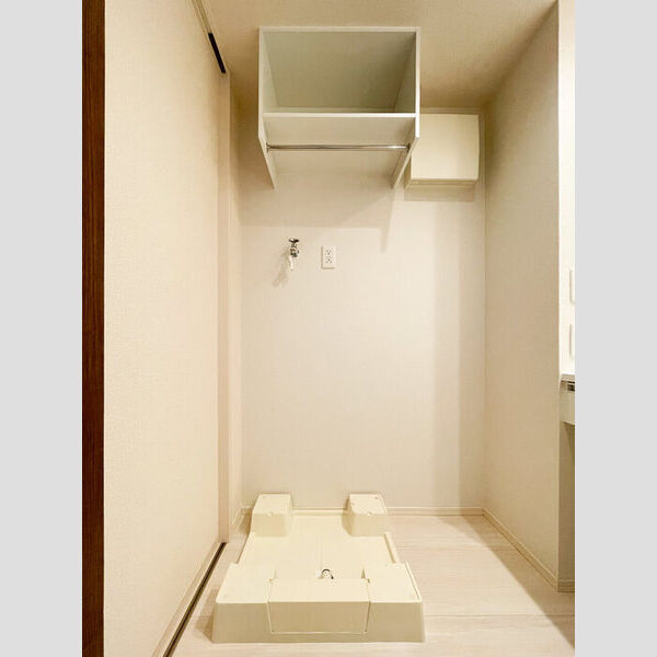 洗面所 (洗濯機置き場)