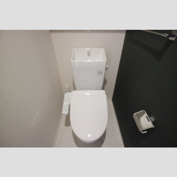 トイレ (温水洗浄暖房便座)