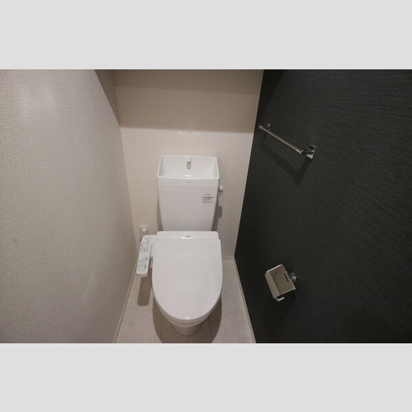 トイレ (温水洗浄暖房便座)