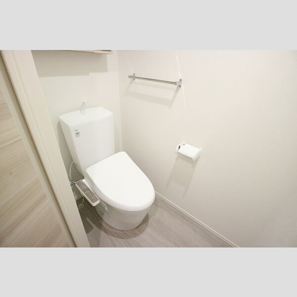 トイレ (温水洗浄暖房便座)
