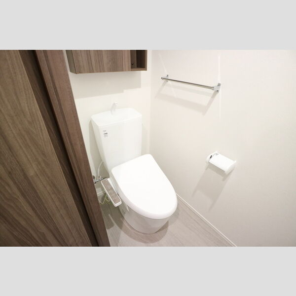 トイレ (温水洗浄暖房便座)