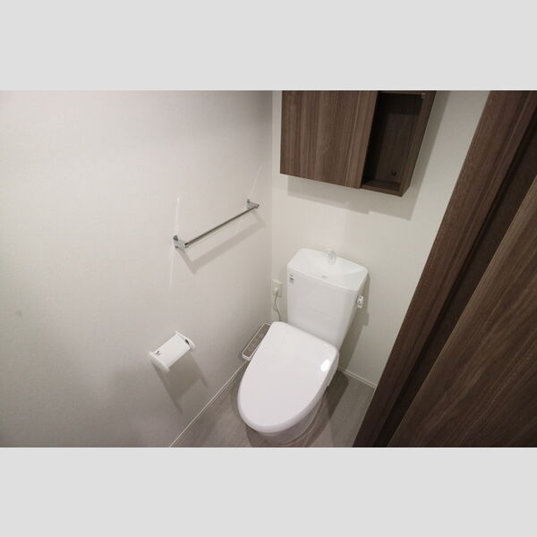 トイレ (温水洗浄暖房便座)