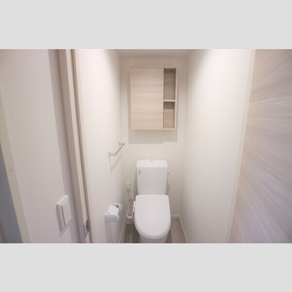 トイレ (温水洗浄暖房便座)