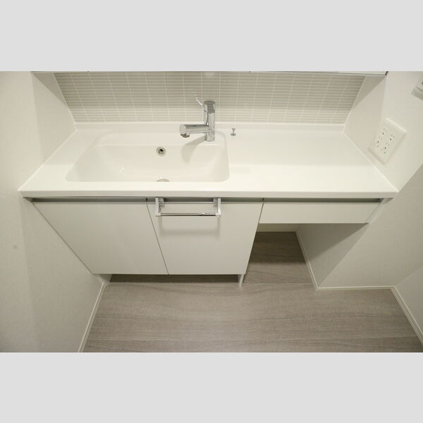 洗面所 (洗髪洗面化粧台)