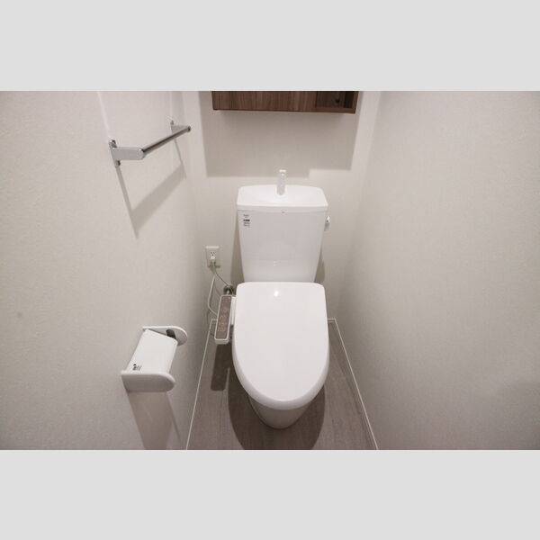 トイレ (温水洗浄暖房便座)