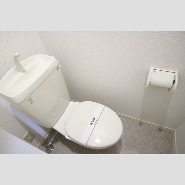 トイレ (トイレ)