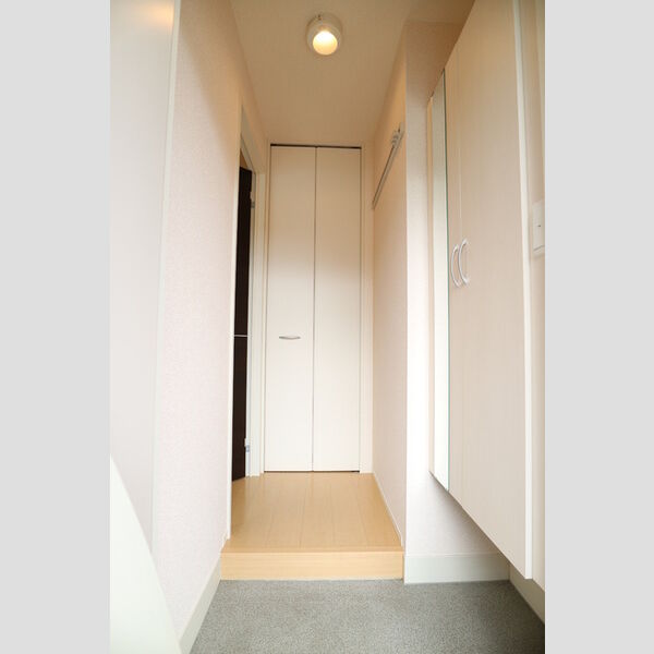 その他 (玄関)