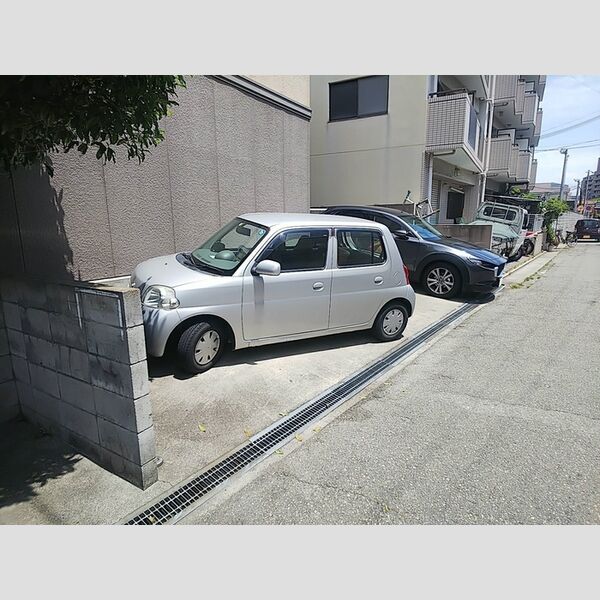 駐車場 (駐車場)