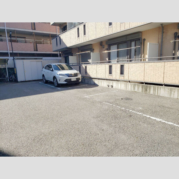 駐車場 (駐車場)