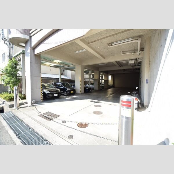 駐車場 (駐車場)