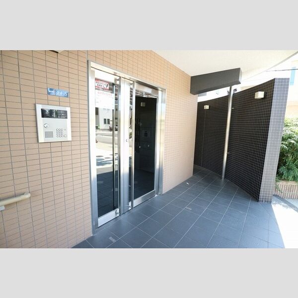 エントランス (エントランス)