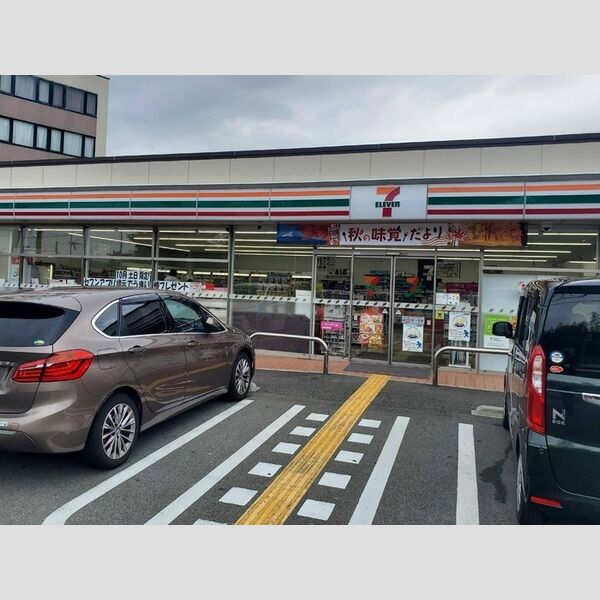 現地周辺 (セブンイレブン)