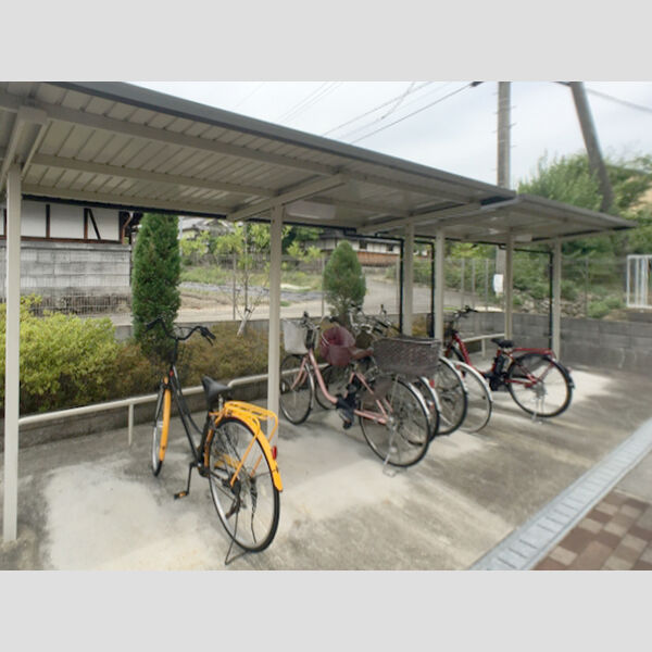 現地周辺 (駐輪場)