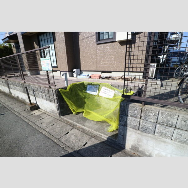 現地周辺 (ゴミ置き場)