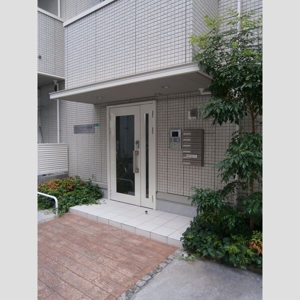エントランス (エントランス)
