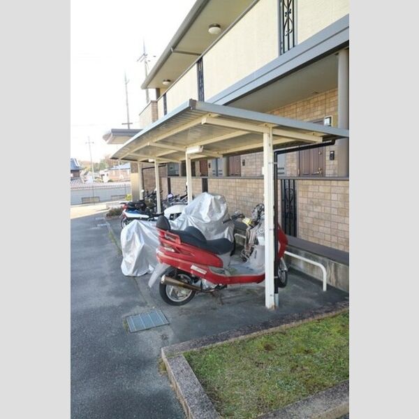 現地周辺 (駐輪場)