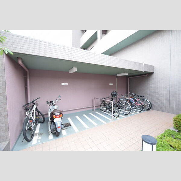 現地周辺 (駐輪場)