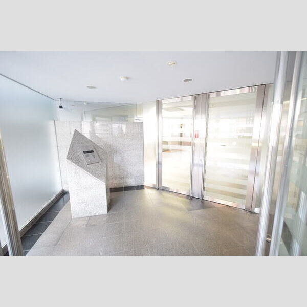 エントランス (エントランス)