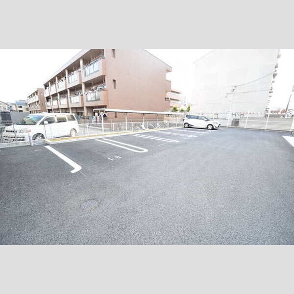 駐車場 (駐車場)
