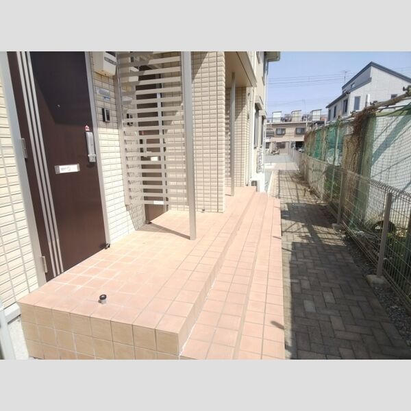 現地周辺 (エントランス)