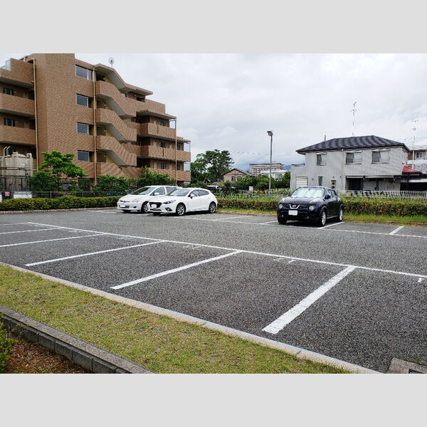 駐車場 (駐車場)