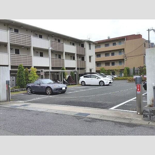 駐車場 (駐車場)