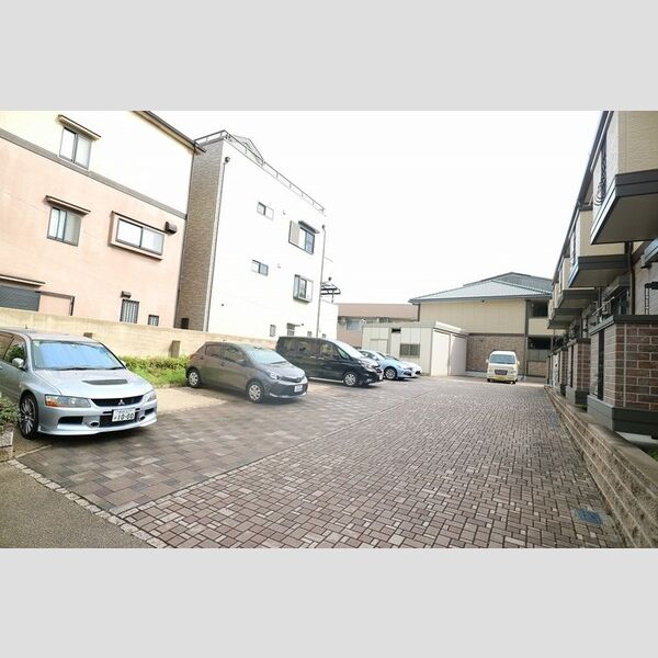 駐車場 (駐車場)