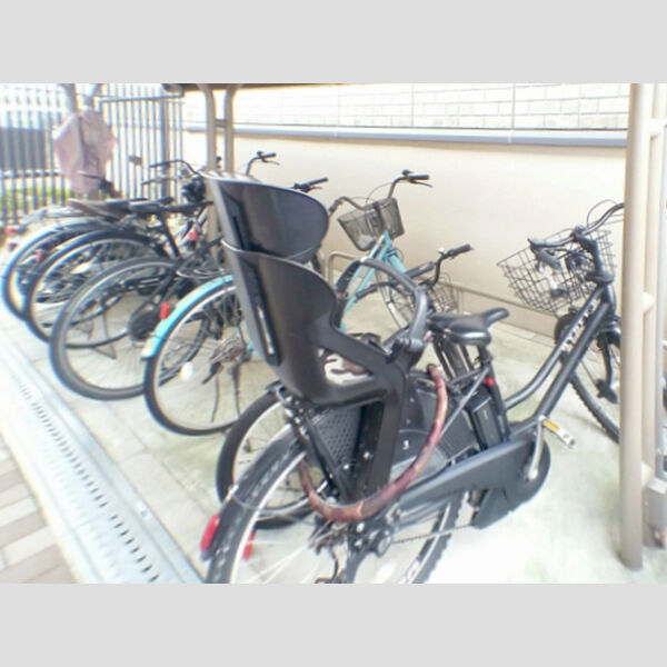 現地周辺 (駐輪場)