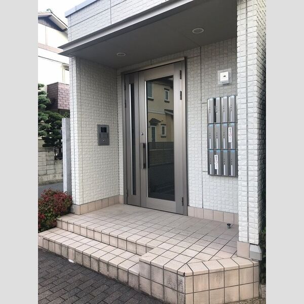 エントランス (エントランス)